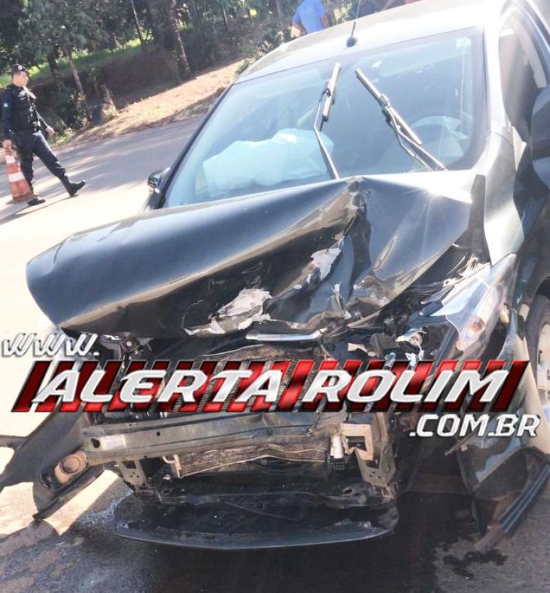 Após perder controle da direção de carro, motorista bateu em táxi na entrada de Novo Horizonte do Oeste Após perder controle da direção de carro, motorista bateu em táxi na entrada de Novo Horizonte do Oeste