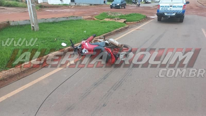 Motociclista fraturou braço após enroscar em fiação e sofrer queda, em Rolim de Moura - Veja o vídeo Motociclista fraturou braço após enroscar em fiação e sofrer queda, em Rolim de Moura - Veja o vídeo