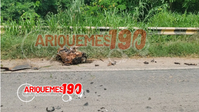 Mulher fica presa as ferragens e outra morre em acidente na BR – 364 entre Ariquemes e Alto Paraíso Mulher fica presa as ferragens e outra morre em acidente na BR – 364 entre Ariquemes e Alto Paraíso