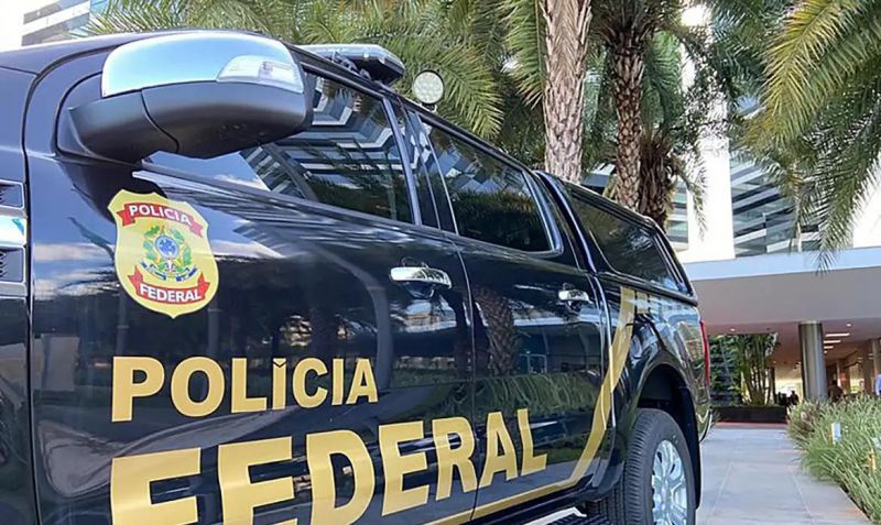 PF faz grande operação contra militares e outros aliados de Bolsonaro; ex-presidente deve entregar passaporte em 24 horas PF faz grande operação contra militares e outros aliados de Bolsonaro; ex-presidente deve entregar passaporte em 24 horas