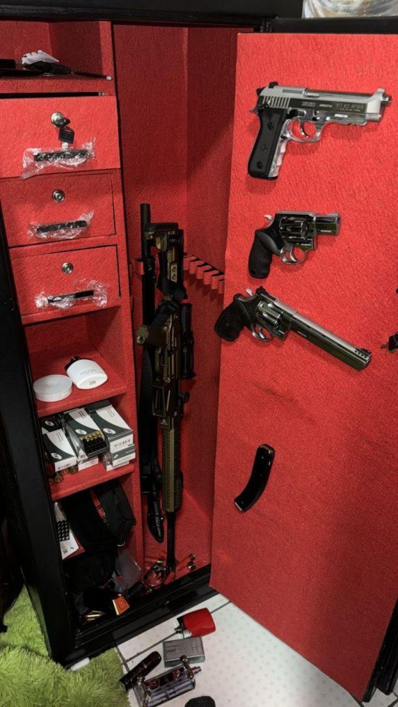 Polícia Federal e Polícia Militar realizam operação contra tráfico de drogas em Rondônia, aprende onze armas e mais de mil munições Polícia Federal e Polícia Militar realizam operação contra tráfico de drogas em Rondônia, aprende onze armas e mais de mil munições