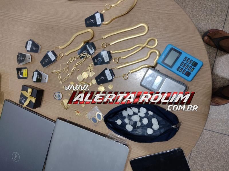 PATAMO prendeu suspeitos de cometerem furto na JF joias; objetos foram recuperados, cocaína apreendida e moto também foi recuperada, em Rolim de Moura  PATAMO prendeu suspeitos de cometerem furto na JF joias; objetos foram recuperados, cocaína apreendida e moto também foi recuperada, em Rolim de Moura