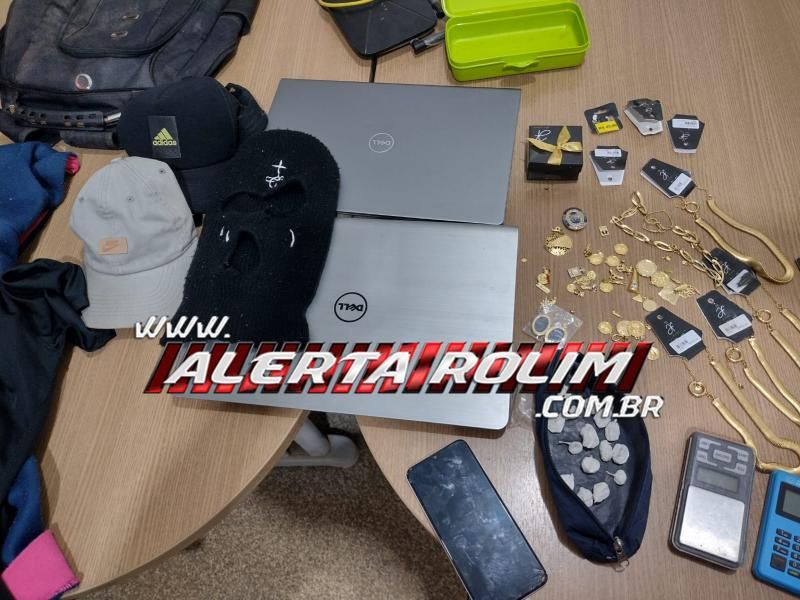 PATAMO prendeu suspeitos de cometerem furto na JF joias; objetos foram recuperados, cocaína apreendida e moto também foi recuperada, em Rolim de Moura  PATAMO prendeu suspeitos de cometerem furto na JF joias; objetos foram recuperados, cocaína apreendida e moto também foi recuperada, em Rolim de Moura
