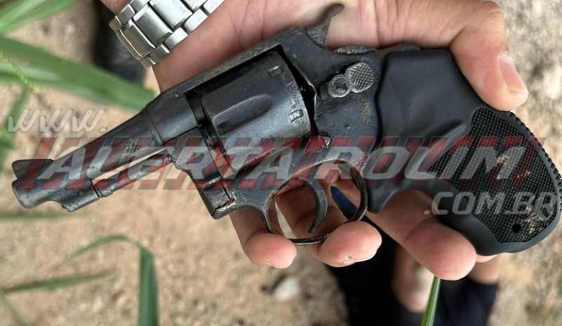 URGENTE – Após efetuarem roubo em mercado, apenado de saída temporária e comparsa foram presos durante ação rápida da PM de Rolim de Moura  URGENTE – Após efetuarem roubo em mercado, apenado de saída temporária e comparsa foram presos durante ação rápida da PM de Rolim de Moura