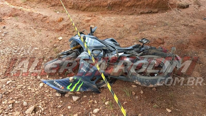 URGENTE – Motociclista morreu em acidente na RO 383, em Rolim de Moura URGENTE – Motociclista morreu em acidente na RO 383, em Rolim de Moura