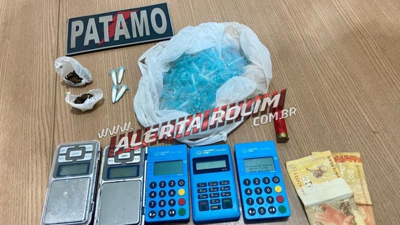 Vídeo - Equipe do PATAMO da PM prendeu dois indivíduos por tráfico de drogas, na modalidade delivery, em Rolim de Moura Vídeo - Equipe do PATAMO da PM prendeu dois indivíduos por tráfico de drogas, na modalidade delivery, em Rolim de Moura