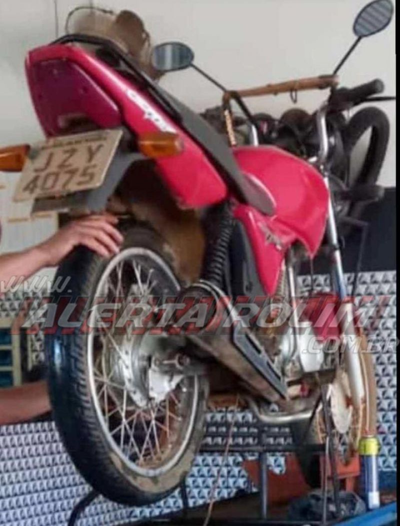 Moto foi furtada durante essa madrugada na linha P 70, em Alto Alegre dos Parecis Moto foi furtada durante essa madrugada na linha P 70, em Alto Alegre dos Parecis