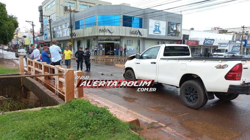 PM registrou colisão traseira nesta manhã no Centro de Rolim de Moura PM registrou colisão traseira nesta manhã no Centro de Rolim de Moura