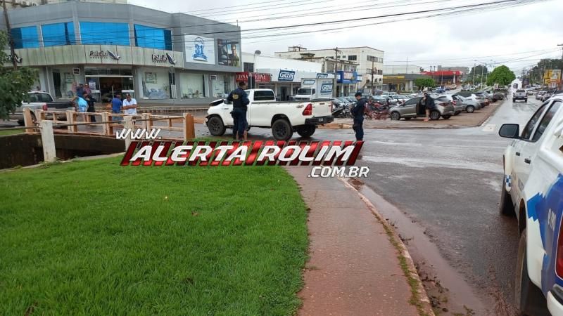 PM registrou colisão traseira nesta manhã no Centro de Rolim de Moura PM registrou colisão traseira nesta manhã no Centro de Rolim de Moura