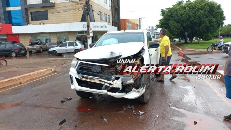 PM registrou colisão traseira nesta manhã no Centro de Rolim de Moura PM registrou colisão traseira nesta manhã no Centro de Rolim de Moura
