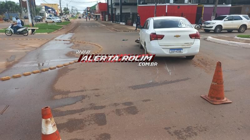 Acidente de trânsito em rotatória deixou mulher ferida nesta manhã, em Rolim de Moura Acidente de trânsito em rotatória deixou mulher ferida nesta manhã, em Rolim de Moura
