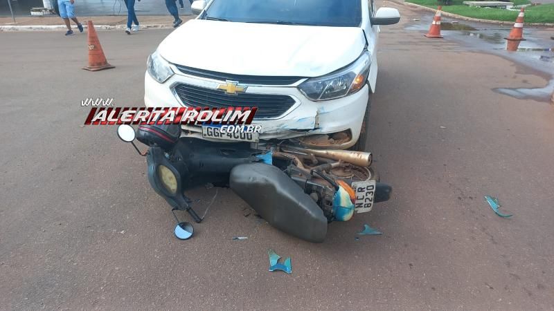 Acidente de trânsito em rotatória deixou mulher ferida nesta manhã, em Rolim de Moura Acidente de trânsito em rotatória deixou mulher ferida nesta manhã, em Rolim de Moura