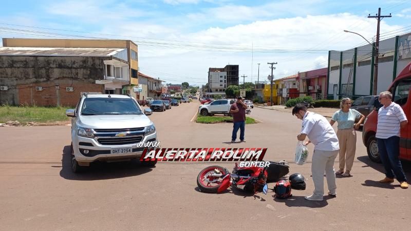Acidente envolvendo moto e caminhonete deixou uma pessoa ferida nesta manhã, em Rolim de Moura Acidente envolvendo moto e caminhonete deixou uma pessoa ferida nesta manhã, em Rolim de Moura