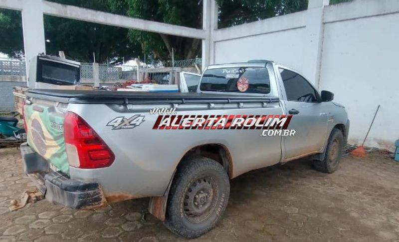 Duas caminhonetes e outros vários produtos roubados de uma família em Nova Brasilândia foram recuperados pela polícia em Ariquemes; alguns suspeitos foram presos e outro foi morto Duas caminhonetes e outros vários produtos roubados de uma família em Nova Brasilândia foram recuperados pela polícia em Ariquemes; alguns suspeitos foram presos e outro foi morto