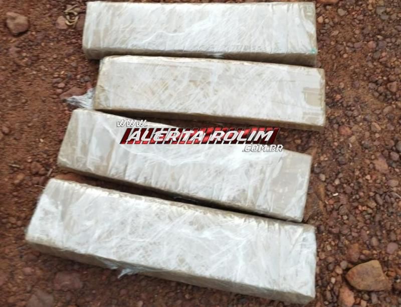 Casal foi preso pela Polícia Militar com quase 04 quilos de drogas, em Rolim de Moura Casal foi preso pela Polícia Militar com quase 04 quilos de drogas, em Rolim de Moura