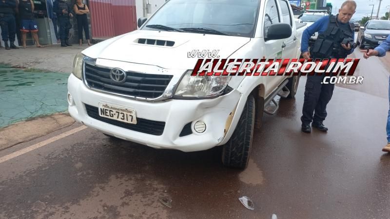 Colisão entre caminhonetes foi registrada nesta manhã, em Rolim de Moura Colisão entre caminhonetes foi registrada nesta manhã, em Rolim de Moura