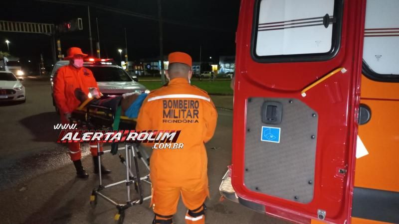 Idoso foi socorrido ao ser atropelado por moto no Centro de Rolim de Moura; Condutora se evadiu do local - Veja o vídeo Idoso foi socorrido ao ser atropelado por moto no Centro de Rolim de Moura; Condutora se evadiu do local - Veja o vídeo