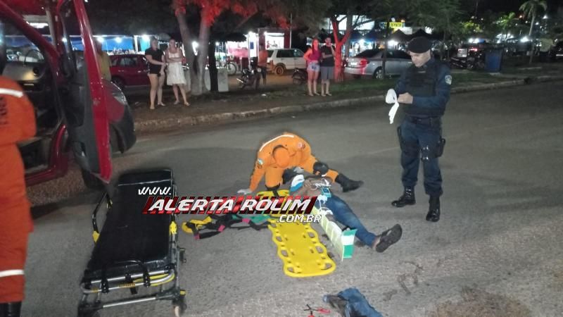 Idoso foi socorrido ao ser atropelado por moto no Centro de Rolim de Moura; Condutora se evadiu do local - Veja o vídeo Idoso foi socorrido ao ser atropelado por moto no Centro de Rolim de Moura; Condutora se evadiu do local - Veja o vídeo