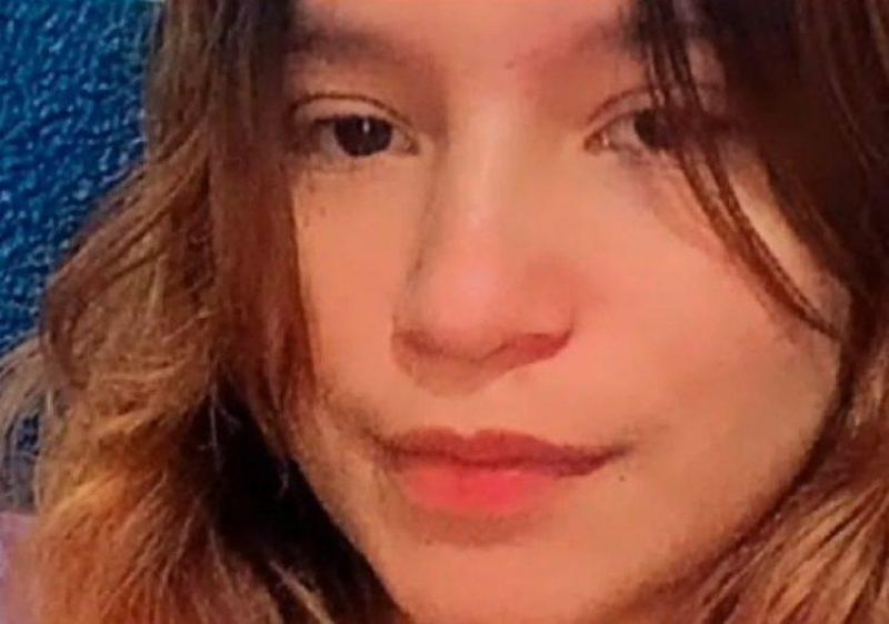 Jovem foi assassinada pelo ex-marido com treze facadas, em Costa Marques Jovem foi assassinada pelo ex-marido com treze facadas, em Costa Marques