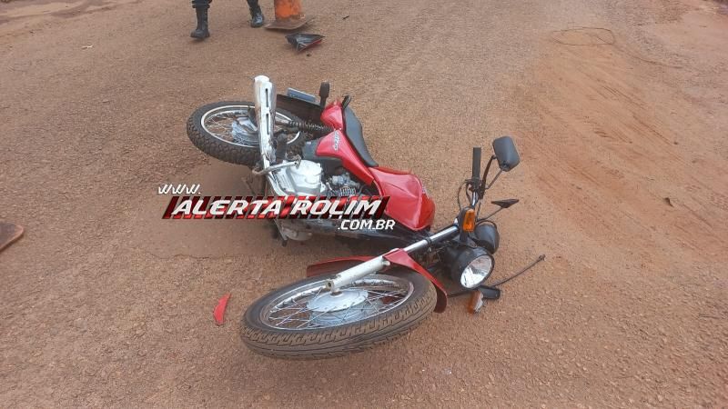 Motociclista ficou ferido ao cruzar preferencial e colidir em carro que estava na contramão no bairro Cidade Alta, em Rolim de Moura Motociclista ficou ferido ao cruzar preferencial e colidir em carro que estava na contramão no bairro Cidade Alta, em Rolim de Moura