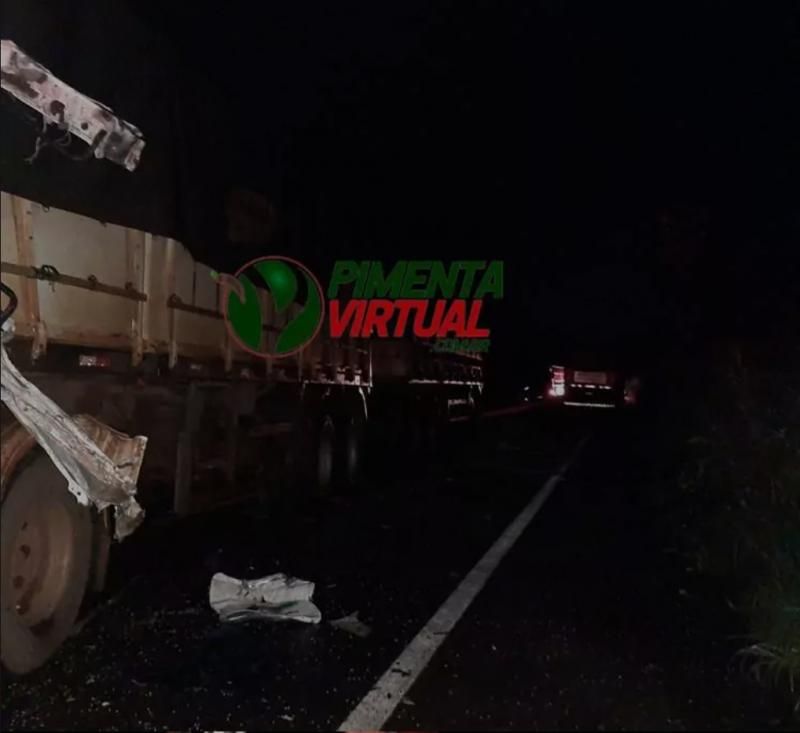 Acidente com cinco veículos na BR-364 mobiliza Bombeiros e PRF em Pimenta Bueno; Um dos motoristas ficou preso nas ferragens Acidente com cinco veículos na BR-364 mobiliza Bombeiros e PRF em Pimenta Bueno; Um dos motoristas ficou preso nas ferragens