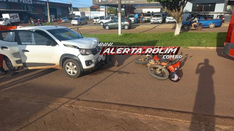 Acidente de trânsito envolvendo carro e moto deixou uma pessoa ferida nesta tarde, em Rolim de Moura Acidente de trânsito envolvendo carro e moto deixou uma pessoa ferida nesta tarde, em Rolim de Moura