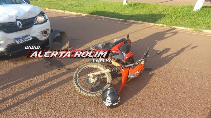 Acidente de trânsito envolvendo carro e moto deixou uma pessoa ferida nesta tarde, em Rolim de Moura Acidente de trânsito envolvendo carro e moto deixou uma pessoa ferida nesta tarde, em Rolim de Moura