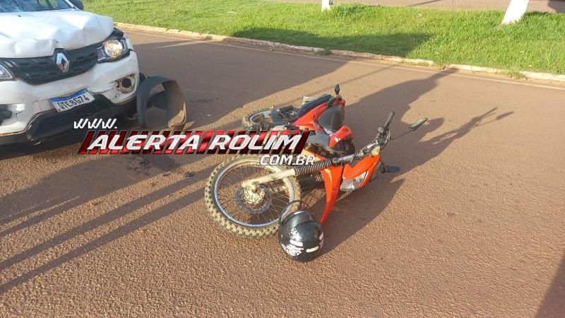ATUALIZAÇÃO– Motociclista foi atingida por carro ao fazer conversão pela contramão de direção, em Rolim de Moura – Assista ao vídeo ATUALIZAÇÃO– Motociclista foi atingida por carro ao fazer conversão pela contramão de direção, em Rolim de Moura – Assista ao vídeo