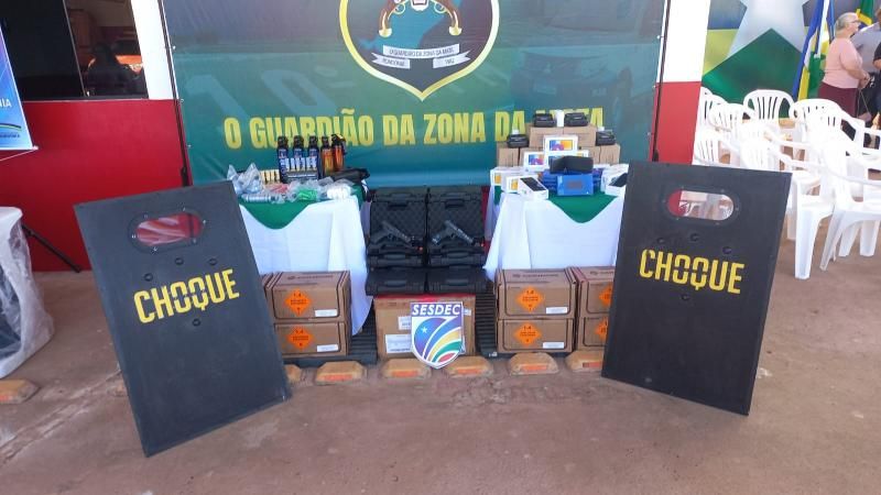 Bombeiros, PM e Politec de Rolim de Moura receberam viaturas e materiais Bombeiros, PM e Politec de Rolim de Moura receberam viaturas e materiais
