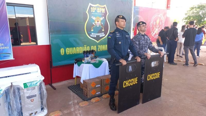 Bombeiros, PM e Politec de Rolim de Moura receberam viaturas e materiais 