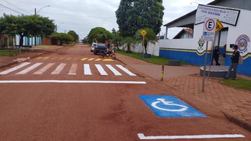 Comtran revitaliza a sinalização de Trânsito em Rolim de Moura Comtran revitaliza a sinalização de Trânsito em Rolim de Moura