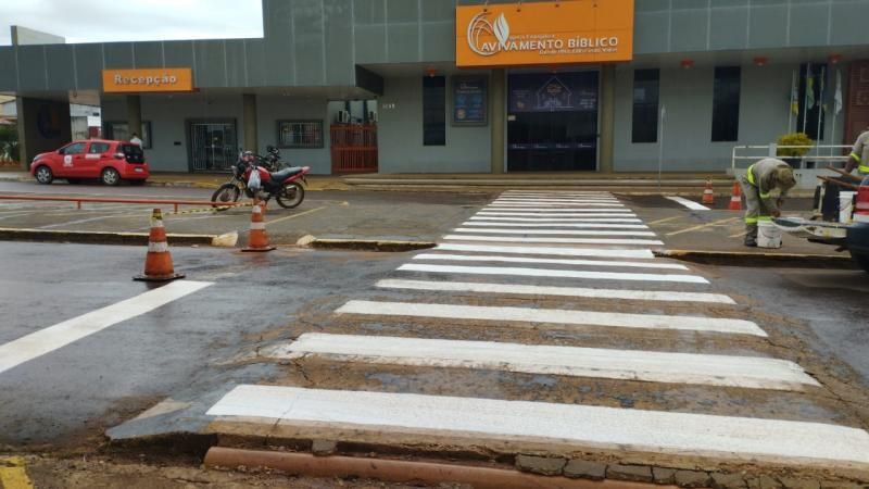 Comtran revitaliza a sinalização de Trânsito em Rolim de Moura Comtran revitaliza a sinalização de Trânsito em Rolim de Moura