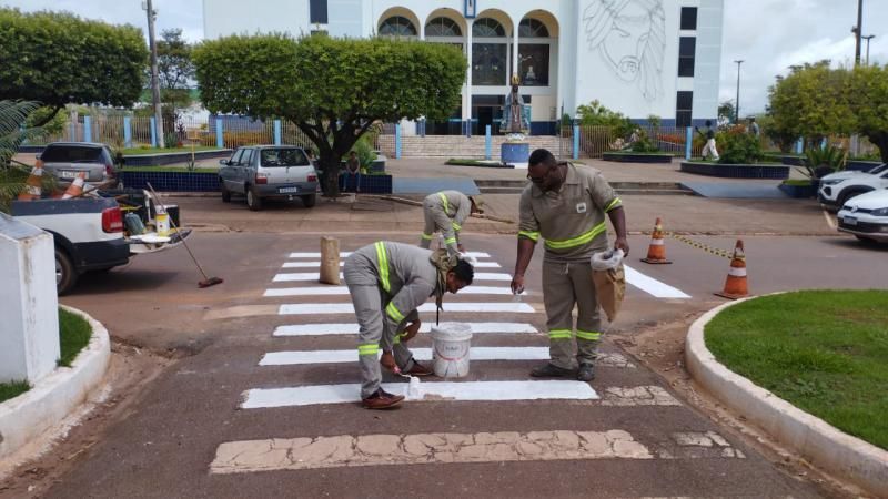 Comtran revitaliza a sinalização de Trânsito em Rolim de Moura Comtran revitaliza a sinalização de Trânsito em Rolim de Moura