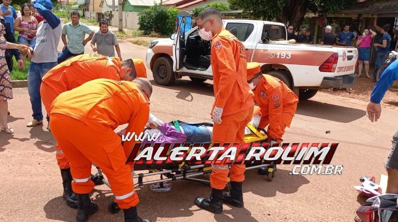 Condutora de moto fraturou perna em acidente de trânsito nesta tarde, em Rolim de Moura 