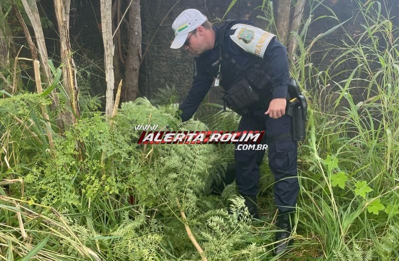 Durante ação rápida da equipe da PTRAN da PM, em Rolim de Moura, veículo que havia sido furtado há 15 minutos foi recuperado Durante ação rápida da equipe da PTRAN da PM, em Rolim de Moura, veículo que havia sido furtado há 15 minutos foi recuperado