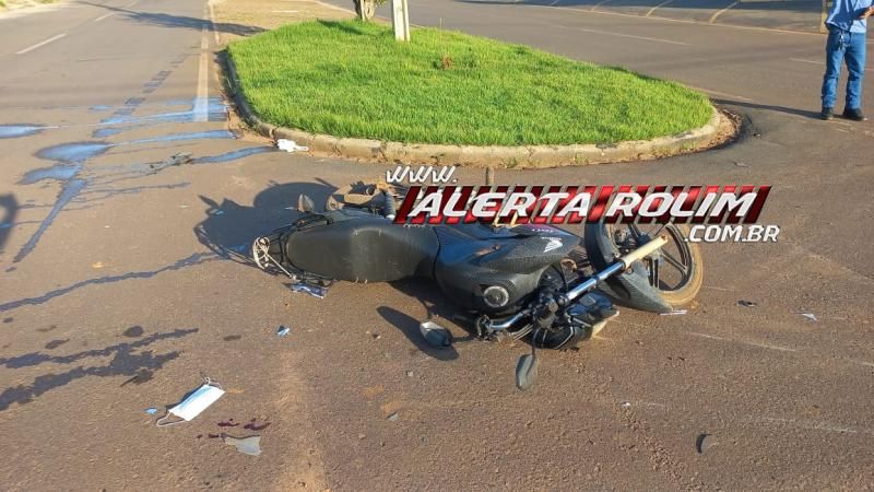 Grave acidente de trânsito foi registrado nessa manhã no Centro de Rolim de Moura Grave acidente de trânsito foi registrado nessa manhã no Centro de Rolim de Moura