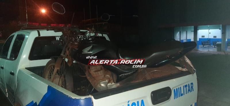 Motocicleta furtada foi recuperada durante rápida ação da Polícia Militar, em Rolim de Moura; um suspeito foi preso Motocicleta furtada foi recuperada durante rápida ação da Polícia Militar, em Rolim de Moura; um suspeito foi preso