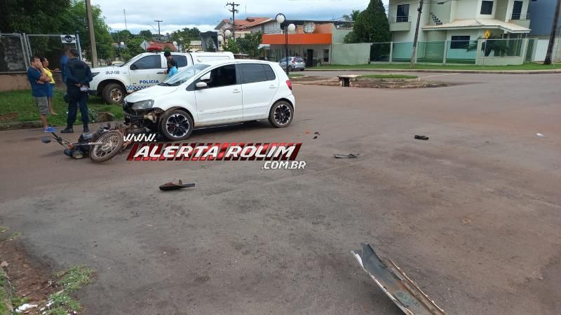 Motociclista foi socorrido após ser atingido por carro nesta manhã de sábado, em Rolim de Moura Motociclista foi socorrido após ser atingido por carro nesta manhã de sábado, em Rolim de Moura