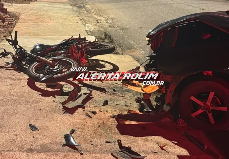 Motociclista se envolveu em grave acidente ao colidir frontalmente contra carro, enquanto fazia malabarismos de moto, em Santa Luzia Motociclista se envolveu em grave acidente ao colidir frontalmente contra carro, enquanto fazia malabarismos de moto, em Santa Luzia