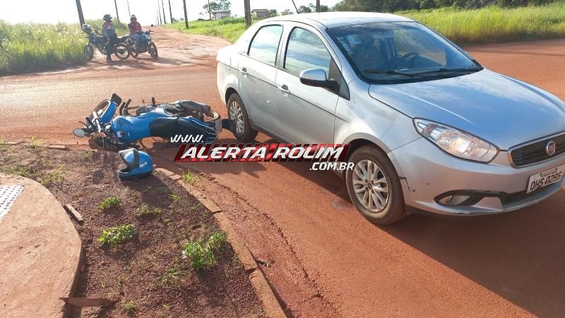 Passageira de mototáxi foi socorrida após acidente de trânsito com carro no bairro Cidade Alta, em Rolim de Moura Passageira de mototáxi foi socorrida após acidente de trânsito com carro no bairro Cidade Alta, em Rolim de Moura