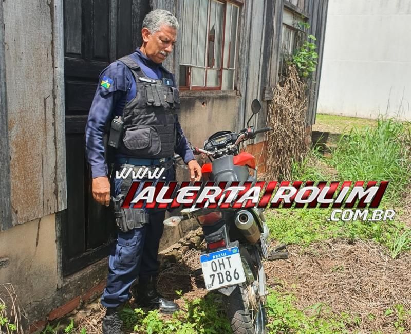 Polícia Militar acabou de recuperar moto que foi furtada ontem no estacionamento da Caixa Econômica, em Rolim de Moura Polícia Militar acabou de recuperar moto que foi furtada ontem no estacionamento da Caixa Econômica, em Rolim de Moura
