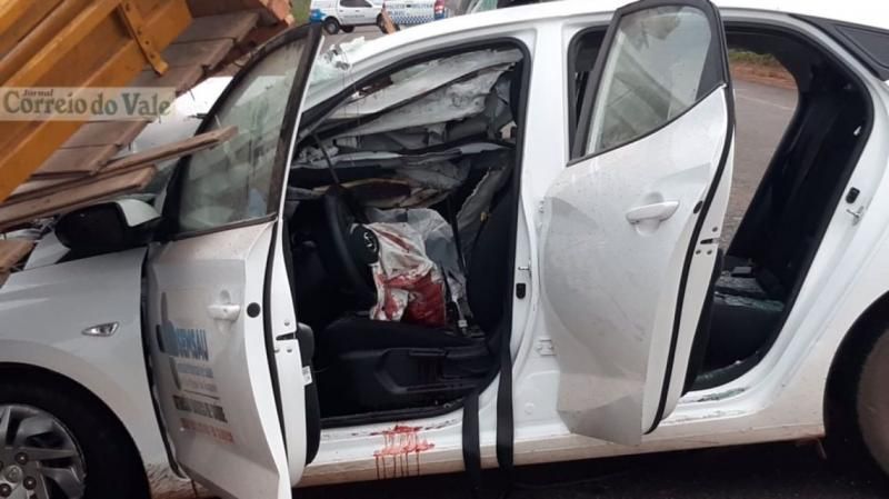 GRAVE - Veículo da Saúde de São Miguel do Guaporé e motocicleta colidem em carretinha de trator na RO 010 GRAVE - Veículo da Saúde de São Miguel do Guaporé e motocicleta colidem em carretinha de trator na RO 010
