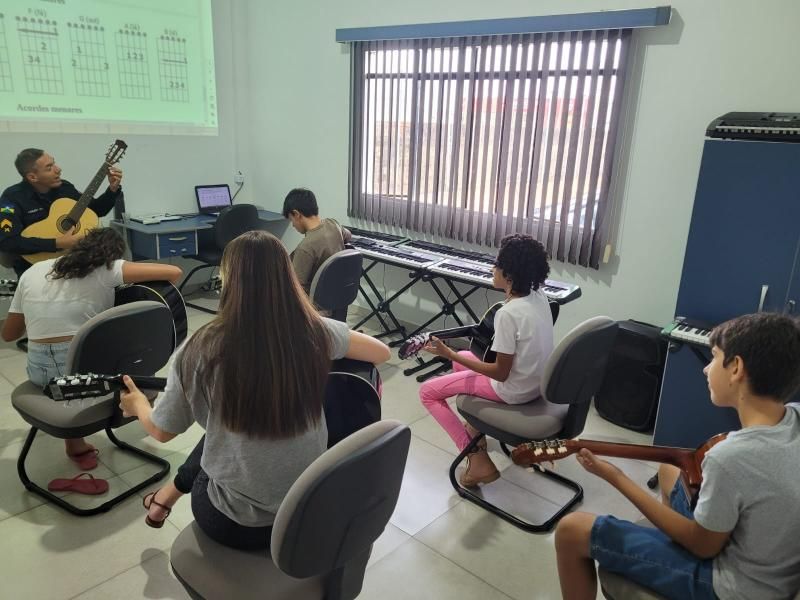 10º BPM – PROJETOS SOCIAIS DA POLÍCIA MILITAR EM ROLIM DE MOURA 10º BPM – PROJETOS SOCIAIS DA POLÍCIA MILITAR EM ROLIM DE MOURA