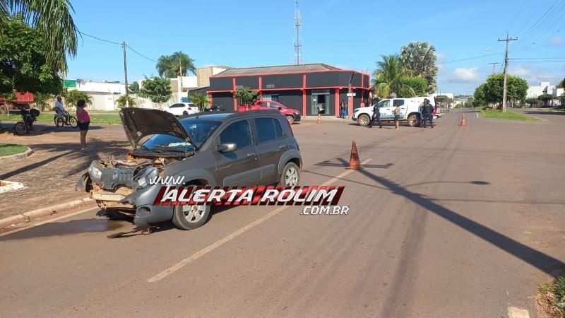 Acidente de trânsito envolvendo dois carros foi registrado nessa manhã, em Rolim de Moura Acidente de trânsito envolvendo dois carros foi registrado nessa manhã, em Rolim de Moura