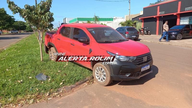 Acidente de trânsito envolvendo dois carros foi registrado nessa manhã, em Rolim de Moura Acidente de trânsito envolvendo dois carros foi registrado nessa manhã, em Rolim de Moura