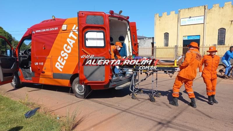 Motociclista fraturou uma das pernas ao ser atingido por caminhonete nessa manhã, em Rolim de Moura Motociclista fraturou uma das pernas ao ser atingido por caminhonete nessa manhã, em Rolim de Moura