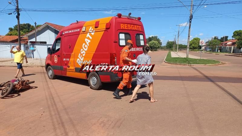Acidente de trânsito deixou condutora de moto ferida nessa sexta-feira, em Rolim de Moura Acidente de trânsito deixou condutora de moto ferida nessa sexta-feira, em Rolim de Moura