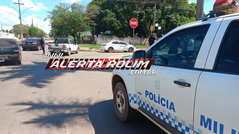Acidente de trânsito envolvendo dois carros foi registrado nessa manhã, em Rolim de Moura Acidente de trânsito envolvendo dois carros foi registrado nessa manhã, em Rolim de Moura