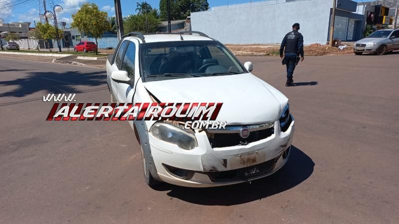 Acidente de trânsito envolvendo dois carros foi registrado nessa manhã, em Rolim de Moura Acidente de trânsito envolvendo dois carros foi registrado nessa manhã, em Rolim de Moura