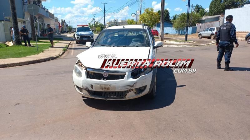 Acidente de trânsito envolvendo dois carros foi registrado nessa manhã, em Rolim de Moura Acidente de trânsito envolvendo dois carros foi registrado nessa manhã, em Rolim de Moura